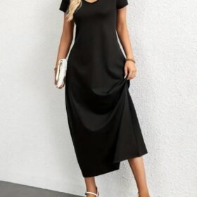 Kadın Kısa Kollu Yakası Yuvarlak Cepli Viskon Elbise