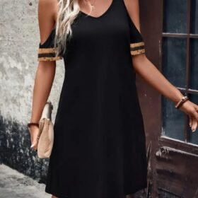 Kadın Askılı V Yakalı Omuzlardan Açık Kısa Viskon Elbise