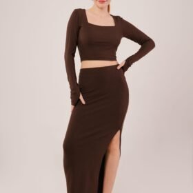 Kare Yaka Bluz Ve Yırtmaç Detaylı Etek İkili Kahverengi Takım