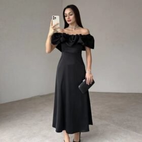 Siyah Omuz Büzgülü Saten Elbise