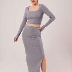 Kare Yaka Bluz Ve Yırtmaç Detaylı Etek İkili Gri Takım