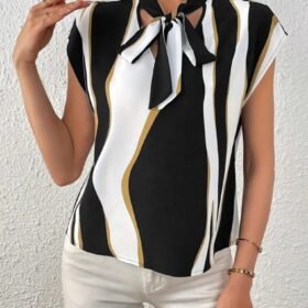 Kadın Kısa Kollu Boyundan Bağlamalı Desenli Dokuma Bluz