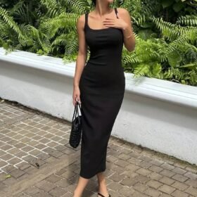 Kadın Ip Askılı Yuvarlak Yakalı Yırtmaçlı Midi Kaşkorse Elbise