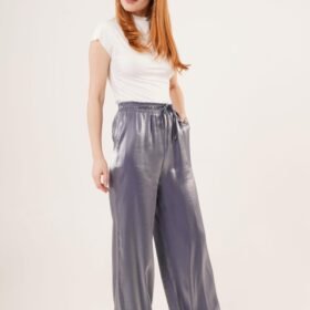 Parlak Görünümlü Cepli Mor Bol Paça Pantolon