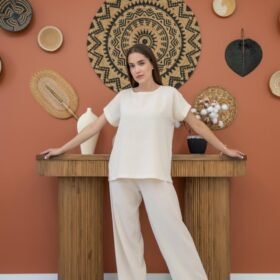 Bej T-Shirt Ve Pantolon Takım