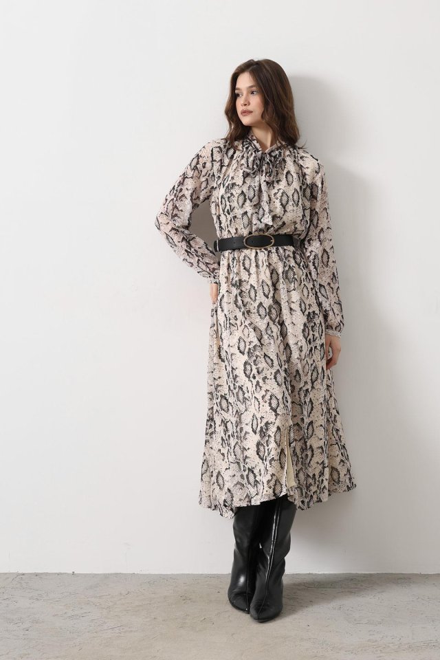 Yılan Desen Uzun Yaka Detaylı Elbise - Krem-Siyah - Görsel 4