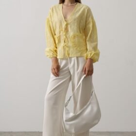 Kalp Detaylı Bağlamalı Brode Bluz - Sarı