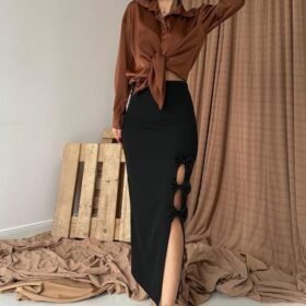 Siyah Fiyonk Detaylı Etek