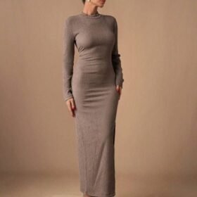 Kadın Uzun Kollu Yarım Balıkçı Yaka Bürümcük Kumaş Yırtmaç Detay Kalem Elbise