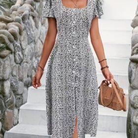 Kadın Kısa Kollu Kare Yaka önden Düğmeli çiçekli Süprem Elbise