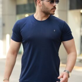 Erkek Bisiklet Yaka Arma Detaylı Basic Kısa Kollu Tişört