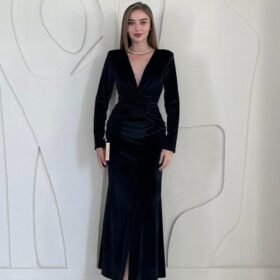 Siyah Önü Yırtmaçlı Güllü Elbise