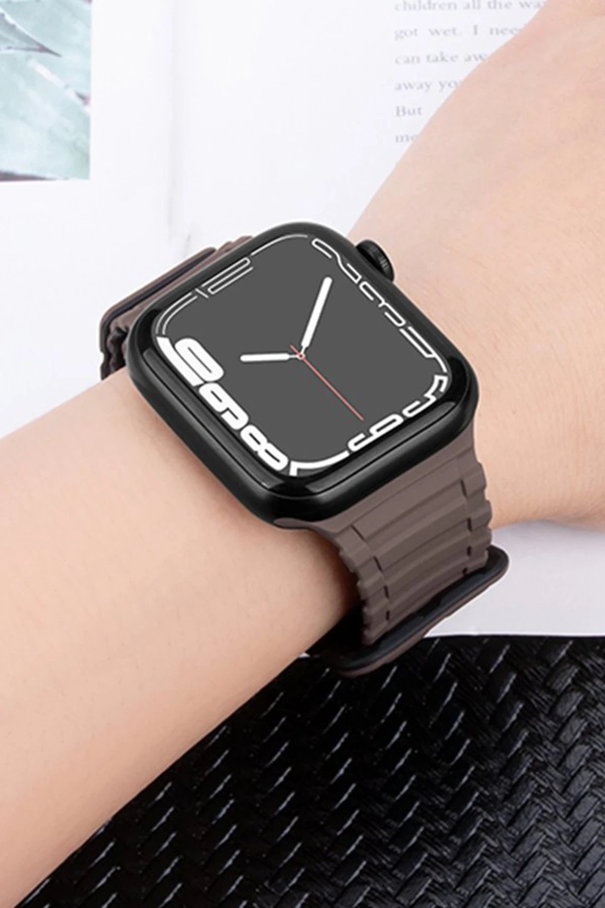 Apple Watch Ultra 49mm Mountain Kordon - Siyah-Turuncu-(5796) - Görsel 3