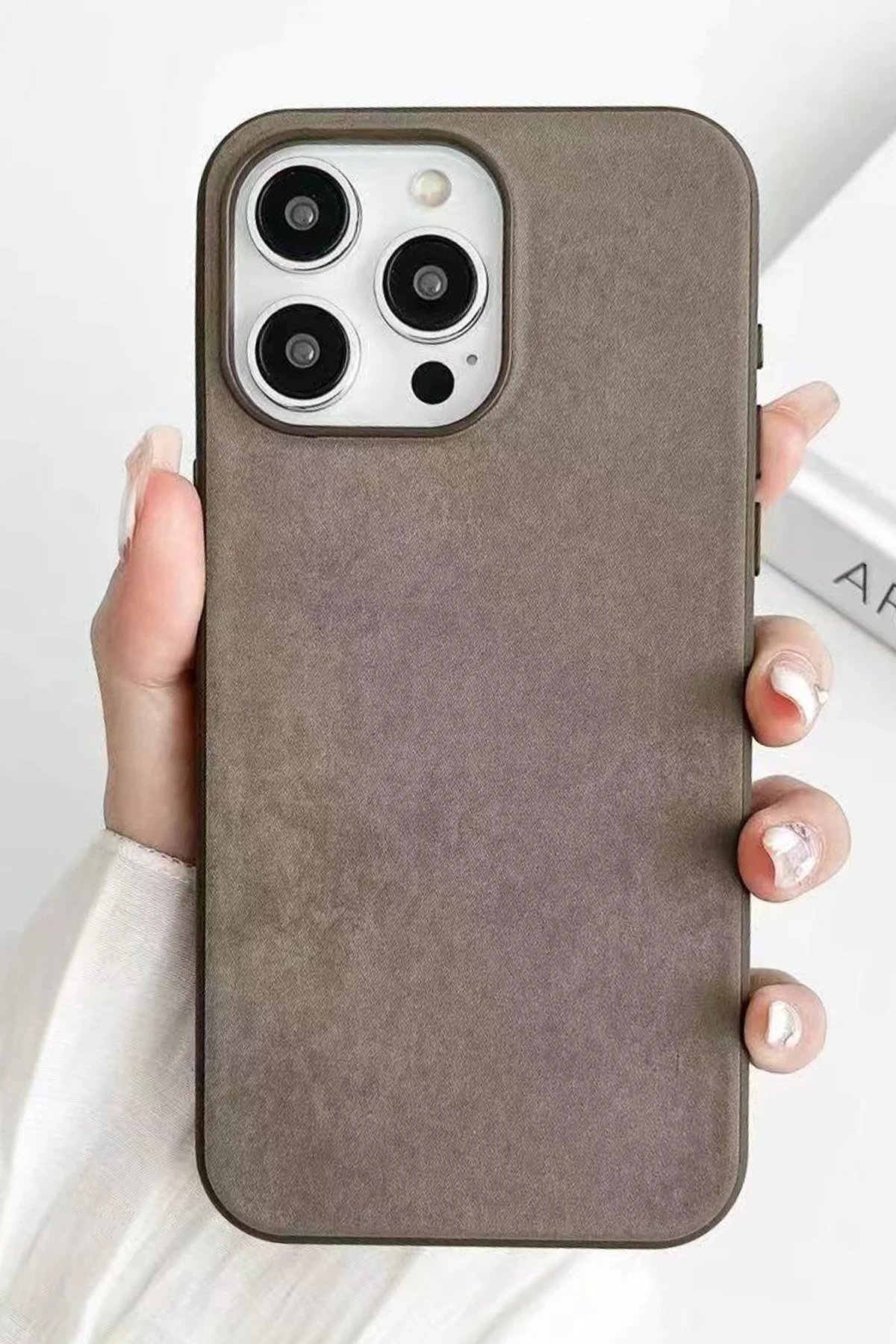 iPhone 15 Pro Kılıf Karen Magsafe Kapak - Kahverengi-(5796)