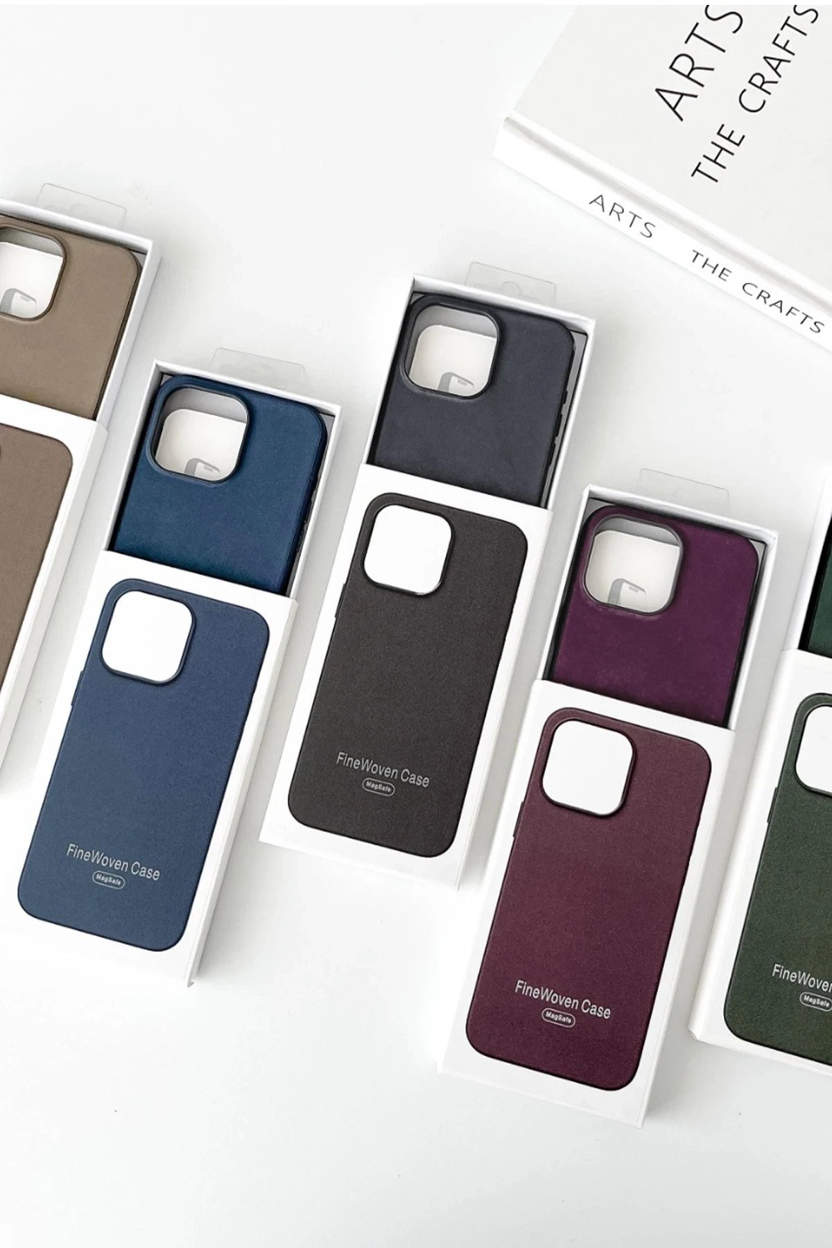 iPhone 15 Pro Kılıf Karen Magsafe Kapak - Kahverengi-(5796) - Görsel 5