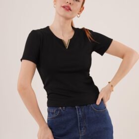 Kısa Kollu Yaka Detaylı Kaşkorse Siyah Bluz