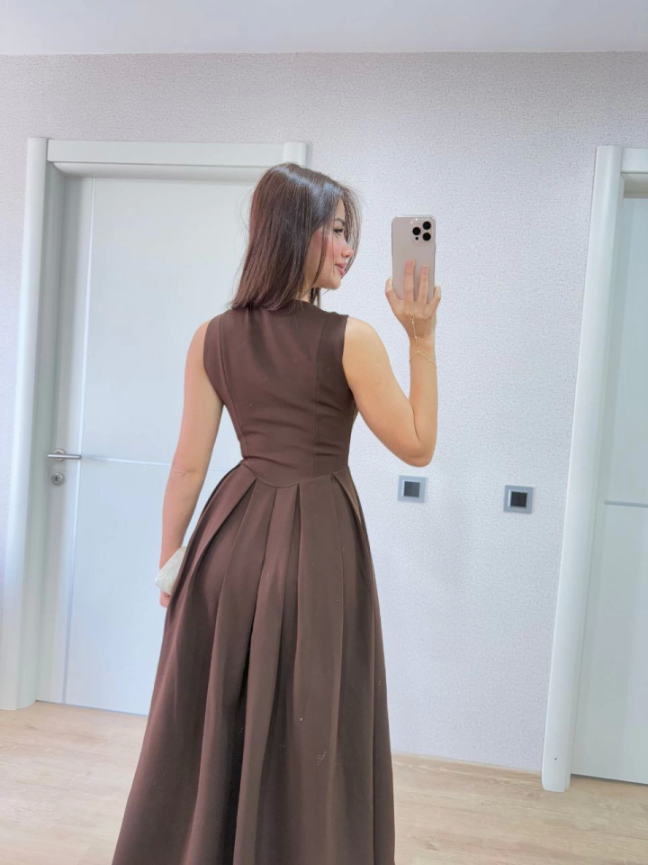 V Yaka Uzun Kolsuz Elbise- Kahverengi - Görsel 3