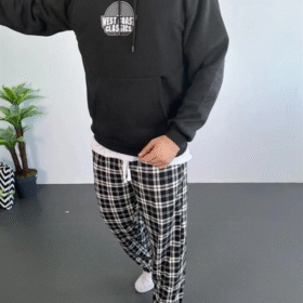 Erkek Oversize Üç İplik Kapüşonlu Sweatshirt – Siyah Sırt Ve Ön Baskılı, Kanguru Cepli, Rahat Kalıp, İçi Pamuklu ModeL-Siyah