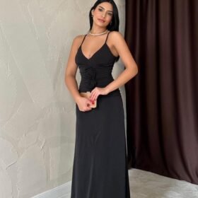 Siyah Büzgülü Uzun Güllü Elbise