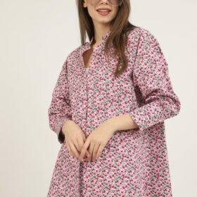 Kırmızı V Yakalı Ve Desenli Gömlek