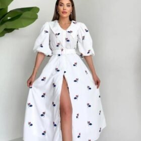 Kırmızı Yakası Çiçek Motifli Kemerli Elbise