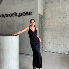 JAKARLI ASKILI SATEN ELBİSE ASİMETRİK - Siyah