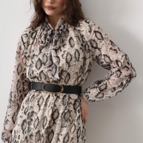 Yılan Desen Uzun Yaka Detaylı Elbise - Krem-Siyah