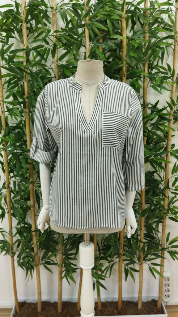 Kadın Uzun Kollu V Yakalı Cepli Dokuma Gömlek - Görsel 4