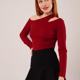 Omuz Dekolte Detaylı Bordo Bluz