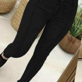 Kadın Yüksek Bel Belden Kuşaklı Yırtık Detaylı Kot Pantolon