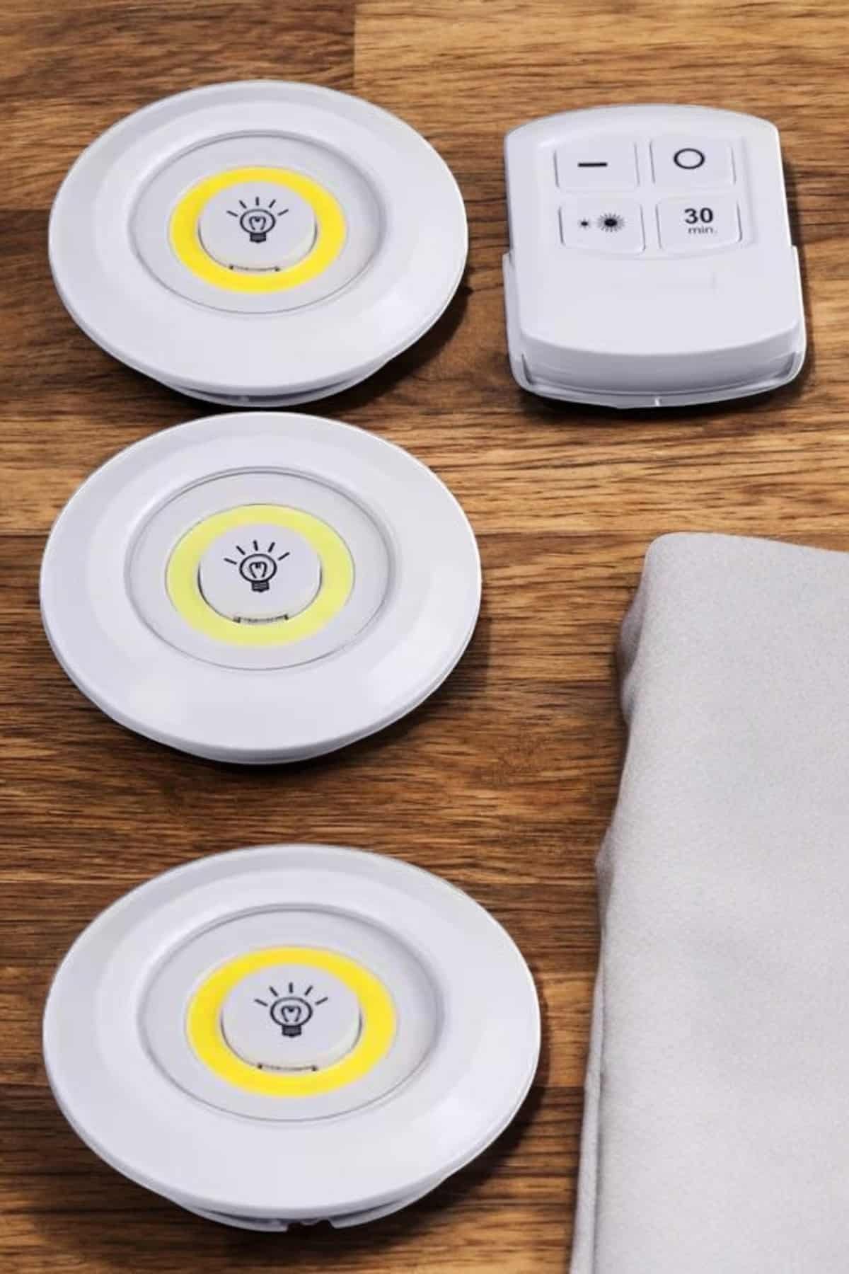 Led Lamba 3'lü Uzaktan Kumandalı Yapışkanlı Beyaz Işık - Görsel 4