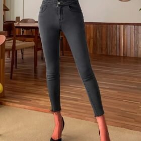 Kadın Yüksek Bel önden Düğmeli Cepli Dar Kesim Detaylı Kot Pantolon